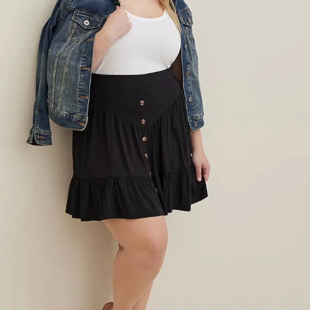 GOTH TORRID GOTH 80'S BUTTON FRONT TIERED MINI SKIRT - CHALLIS BLACK 1 1X 14 16 - Picture 3 of 5